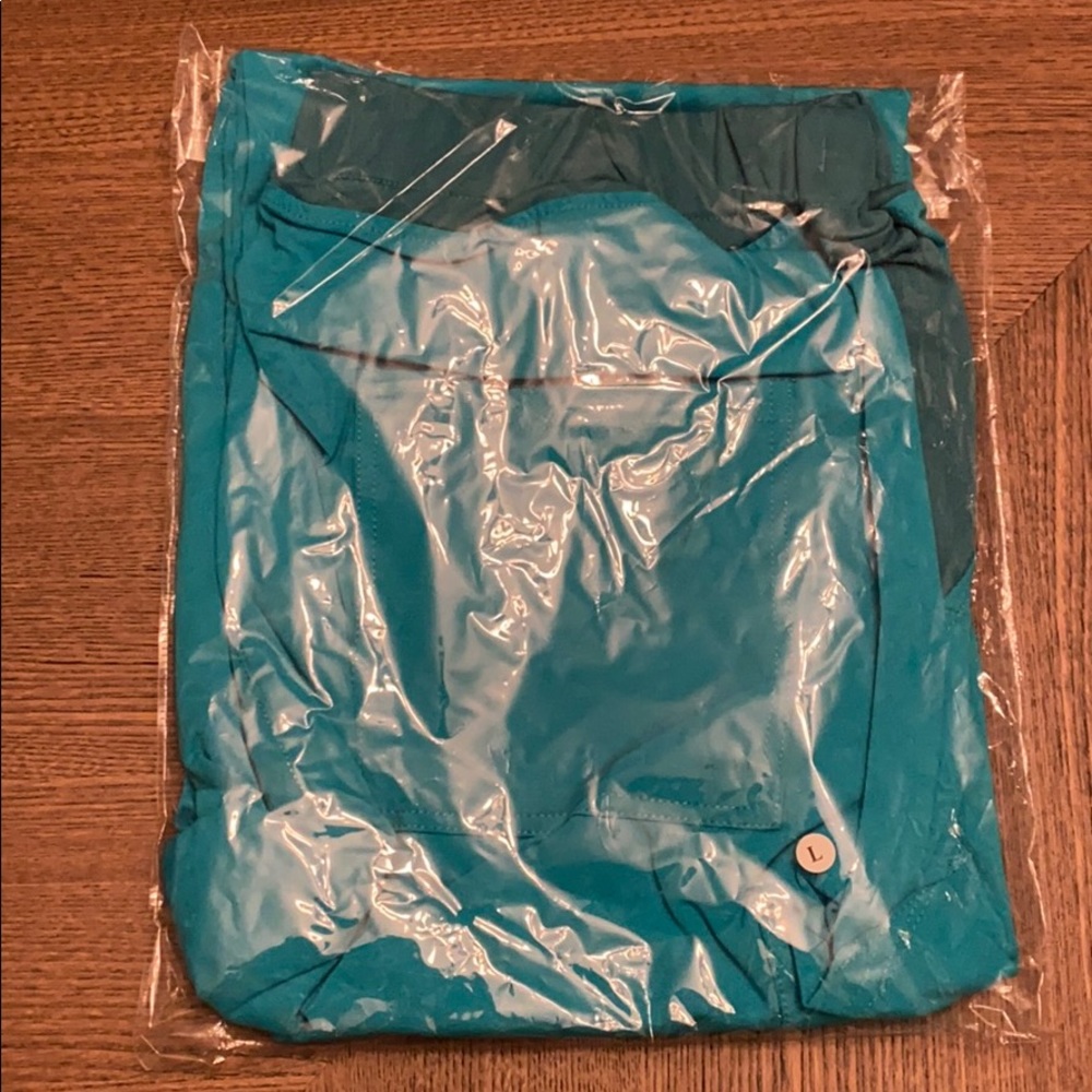 Unopened Men’s Benefit Stealth Set Large - Picture 2 of 3